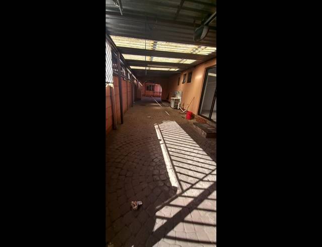 3 BEDROOM HOUSE FOR SALE IN LENASIA EXT 2